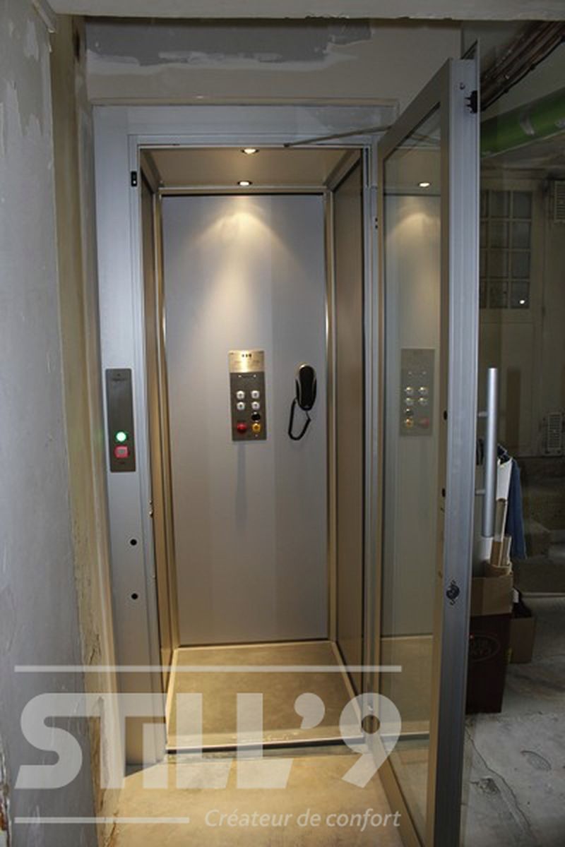 Aménagement petit ascenseur de maison Domuslift vers Paris 75