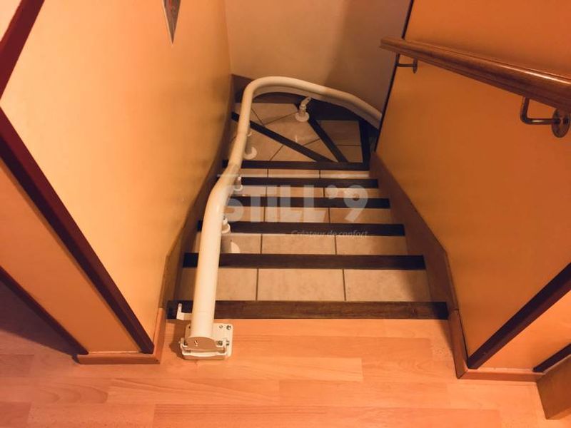 Aménager une chaise d'escalier électrique avec virage près de Massy 91