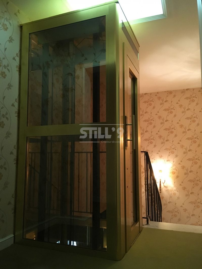Montage d'un ascenseur privatif doré dans les environs de Juvisy sur Orge 91