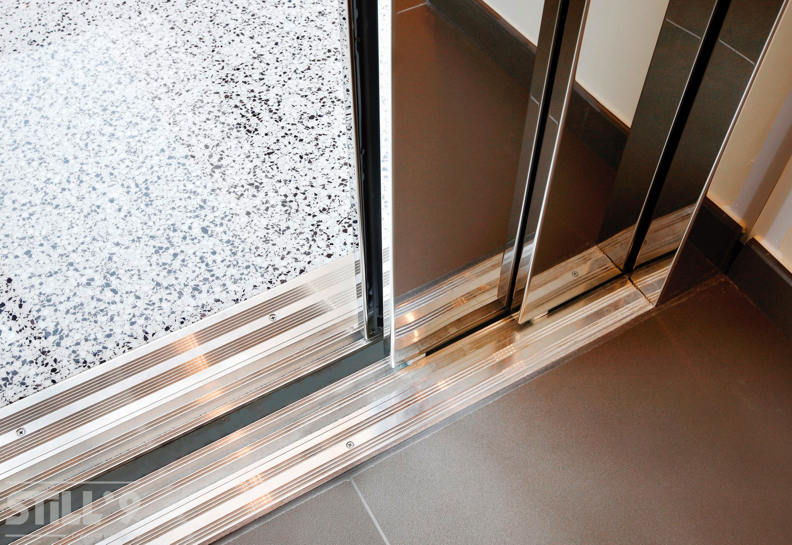 Fixer un ascenseur avec portes automatiques proche de Saint-Michel-sur-Orge 91