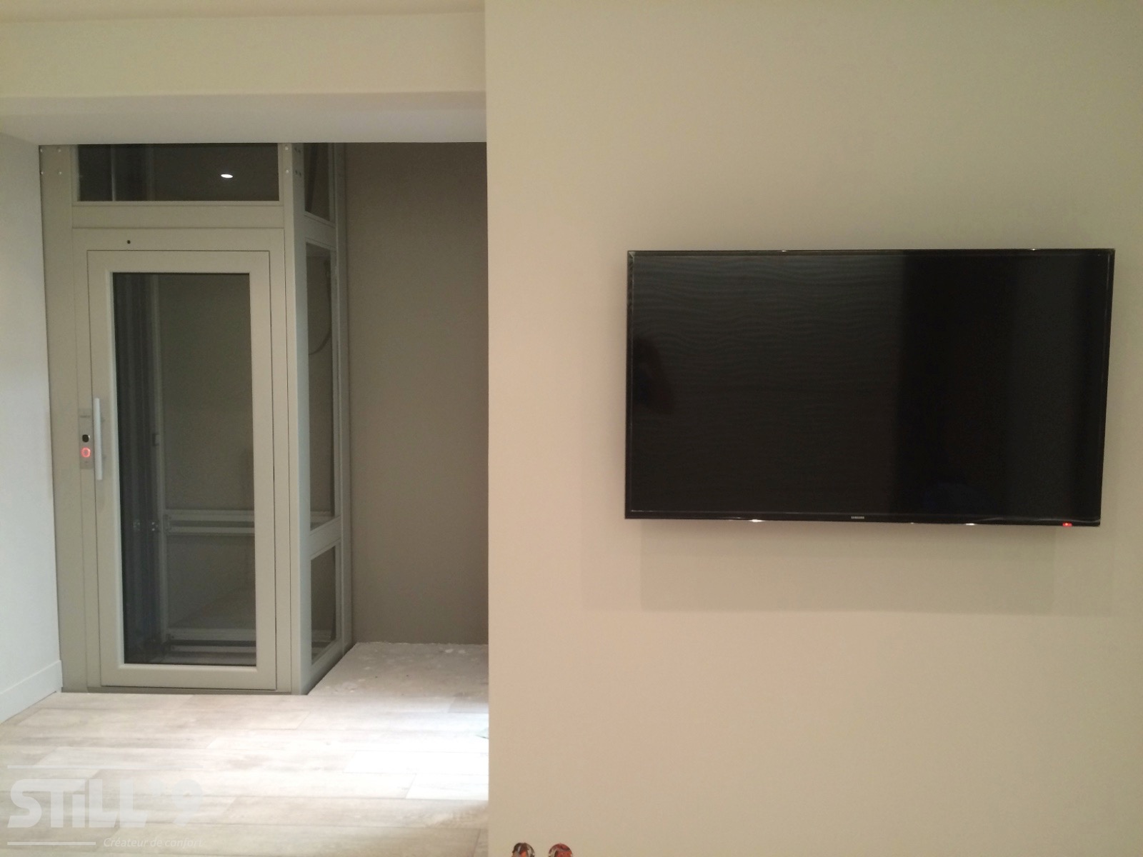 Petit ascenseur pour particulier à Saint Pierre du Perray 91