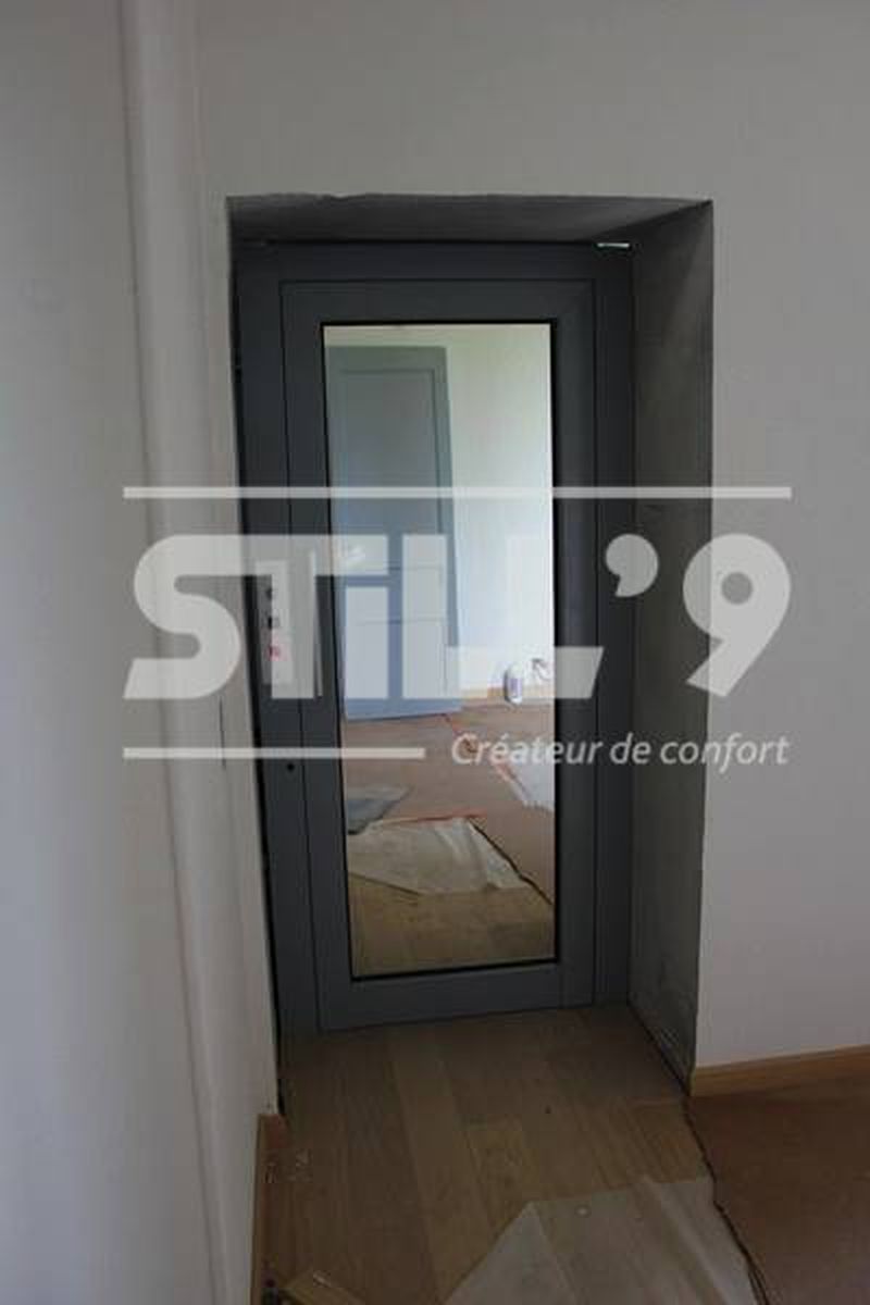 Par qui faire poser un monte charge Domuslift modèle S - Small dans le Val de Marne 77 ?