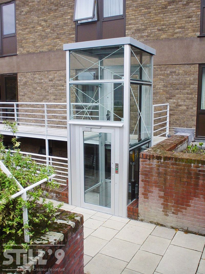 Pose d'un ascenseur particulier extérieur proche de Ris-Orangis 91