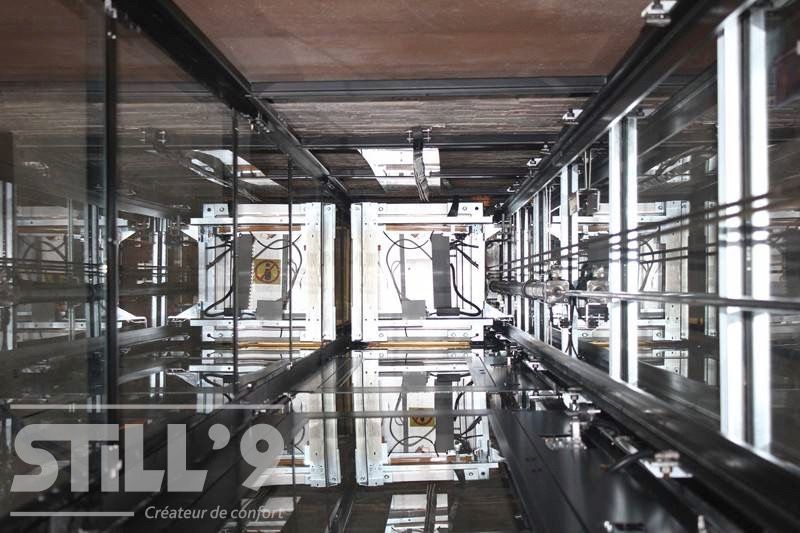 Montage d'un ascenseur privé avec pylônes auto-portants près de Quincy sous Sénart 91