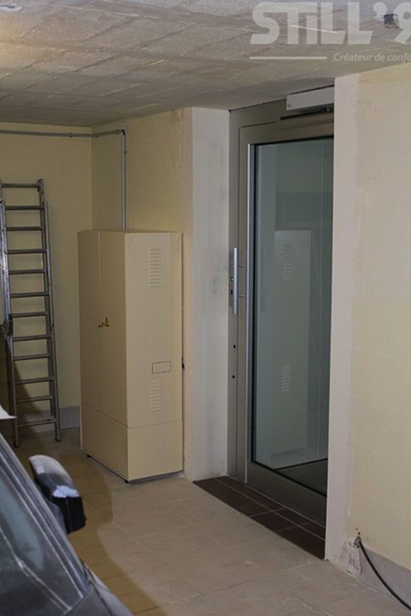 Installer une centrale hydraulique près de l'ascenseur à Evry 91