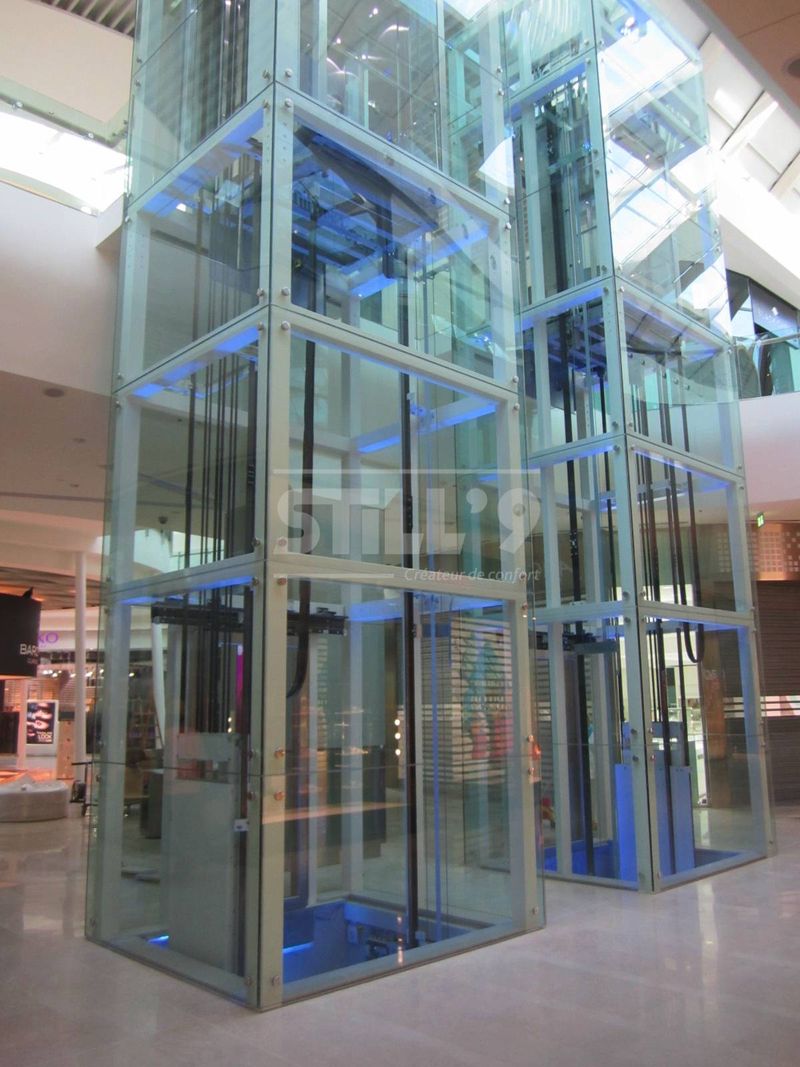 Elévateur Domuslift avec structure auto-portante agrafée