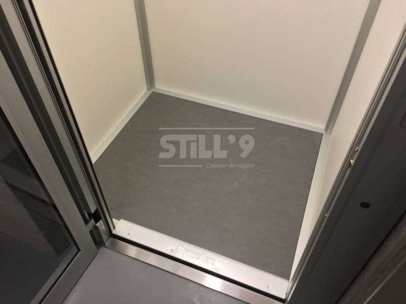 Mise en place d'un ascenseur dans une pharmacie vers Paris 75