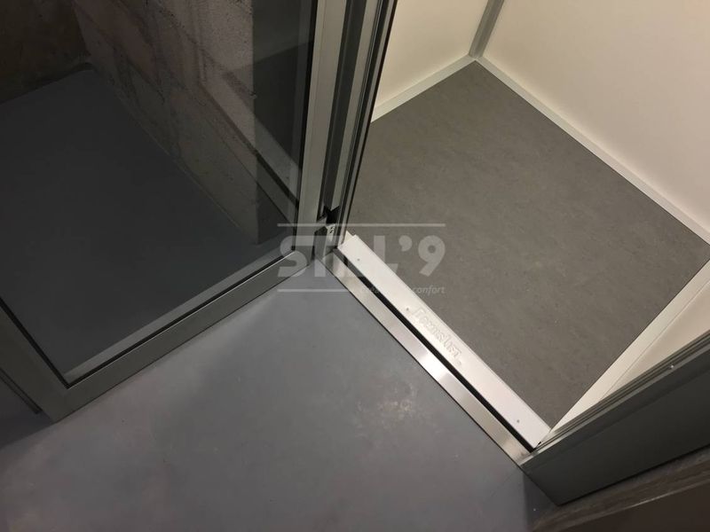 Utilisation d'un élévateur ascenseur en gaine maçonnée dans les environs de Paris 75