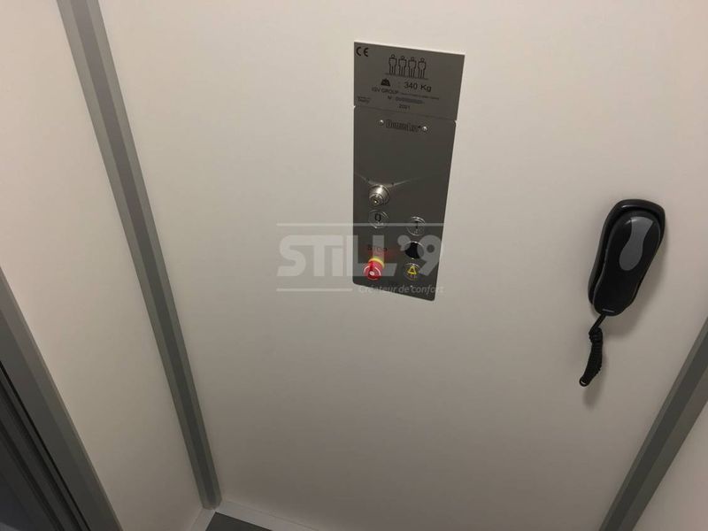 Poser un élévateur ascenseur dans une pharmacie près de Paris 75