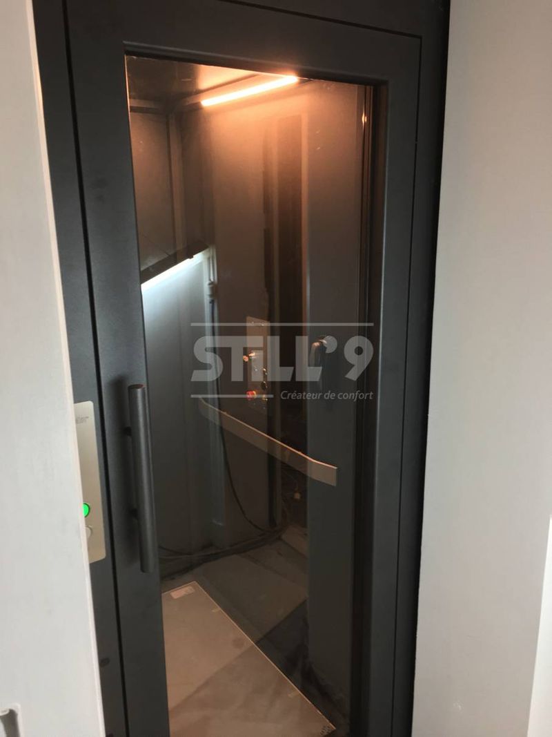 Utilisation d'un ascenseur privé d'appartement près de Paris 75