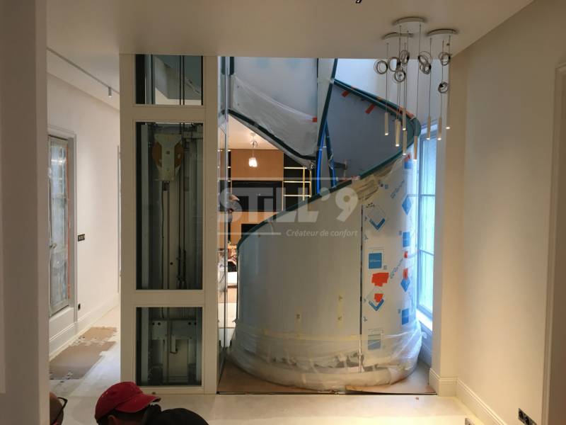 Réalisation d'un ascenseur élévateur privatif intérieur XS à côté de Paris 75