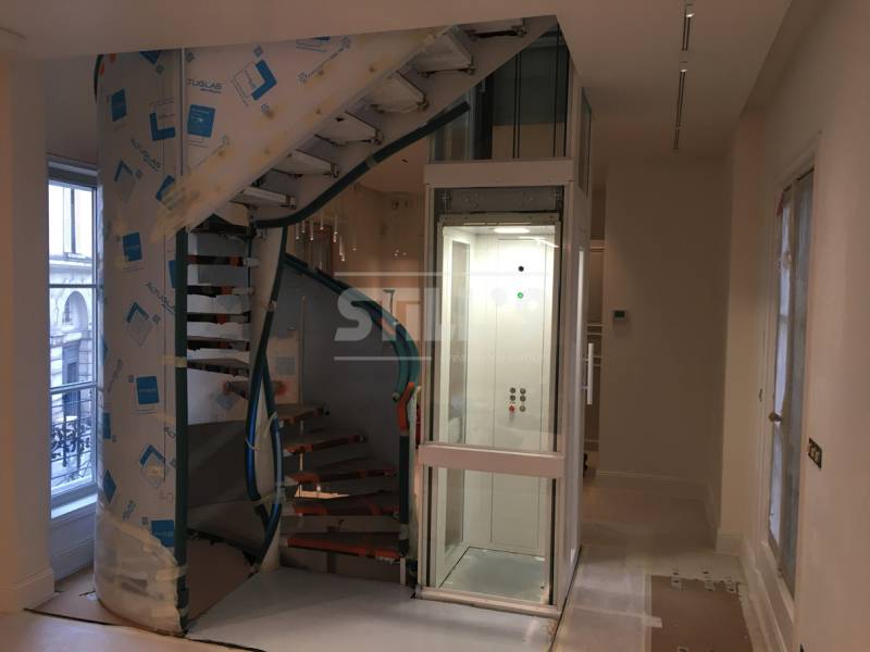 Implanter un élévateur privé intérieur XS aux alentours de Paris 75