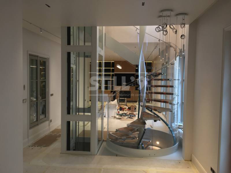 Livraison d'un ascenseur élévateur modèle XS proche de Paris 75