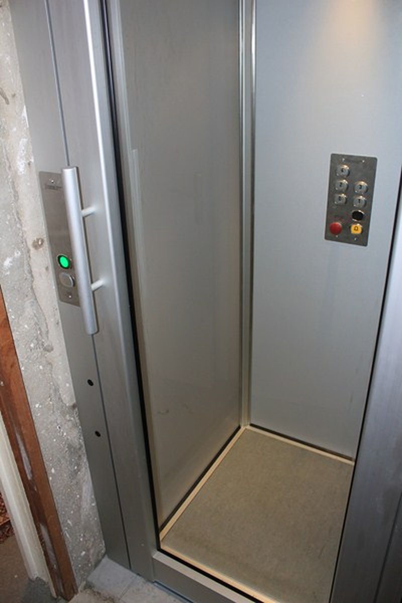 Montage ascenseur de petites dimensions près de Paris 75.