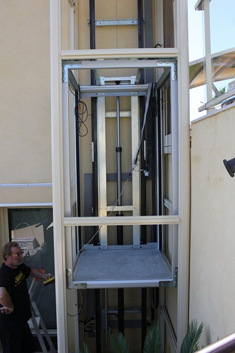 Vendre un ascenseur résidentiel en extérieur près des Alpes Maritimes