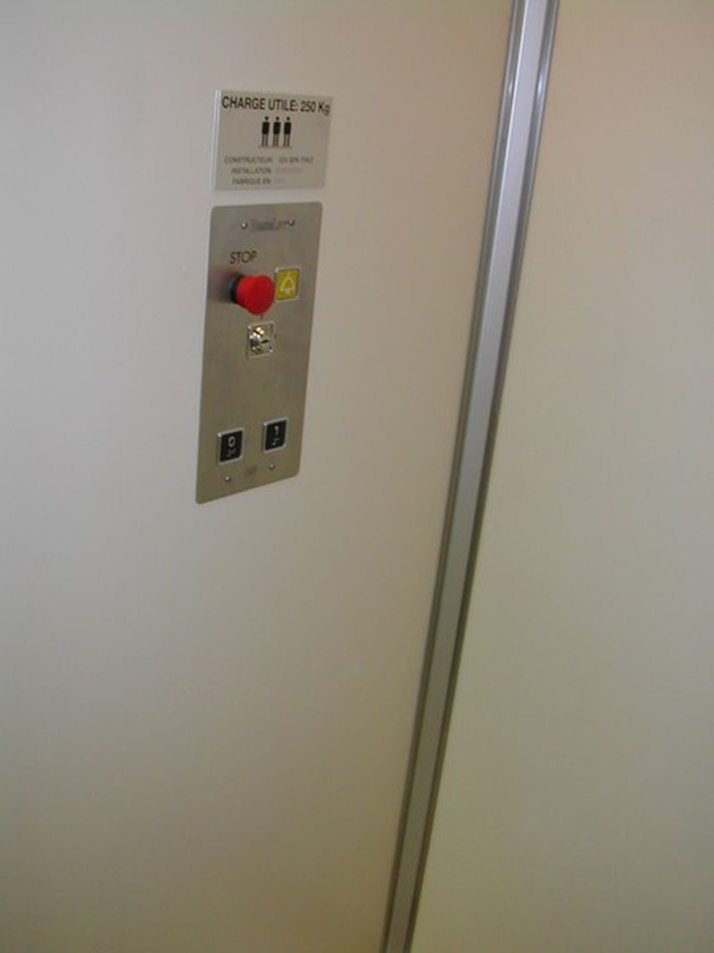 Pose d'un ascenseur pour particulier autour de Paris