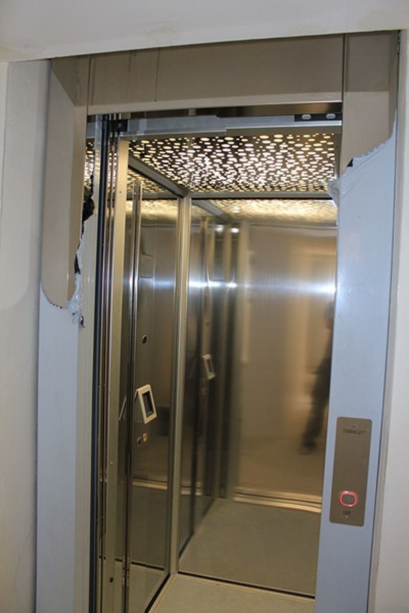 Mise en place d'un élévateur en gaine maçonnée dans le 06