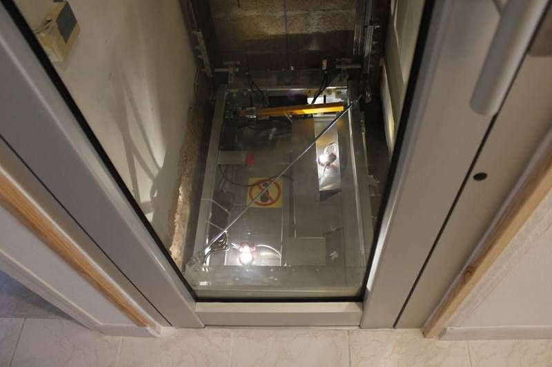 Ascenseur hydraulique de petites dimensions dans le département 28