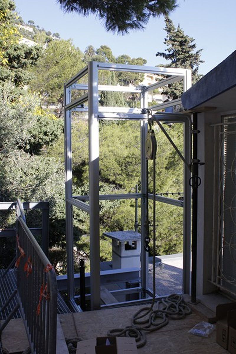 Ascenseur privatif en extérieur dans les Alpes maritimes 06