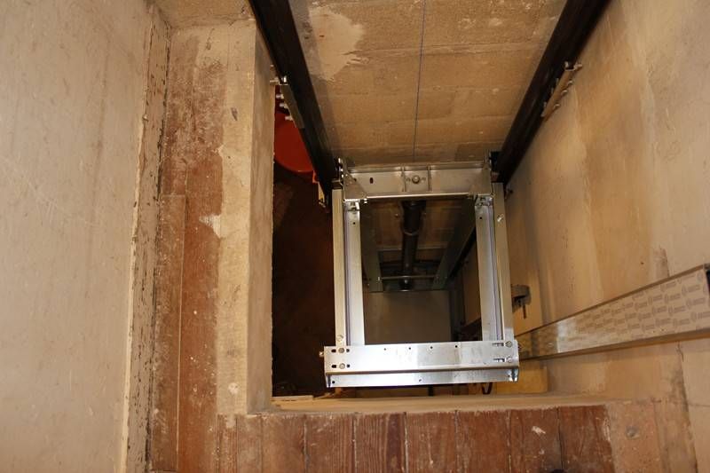 Ascenseur deux niveaux avec dimensions réduites dans les environs de Sceaux 92