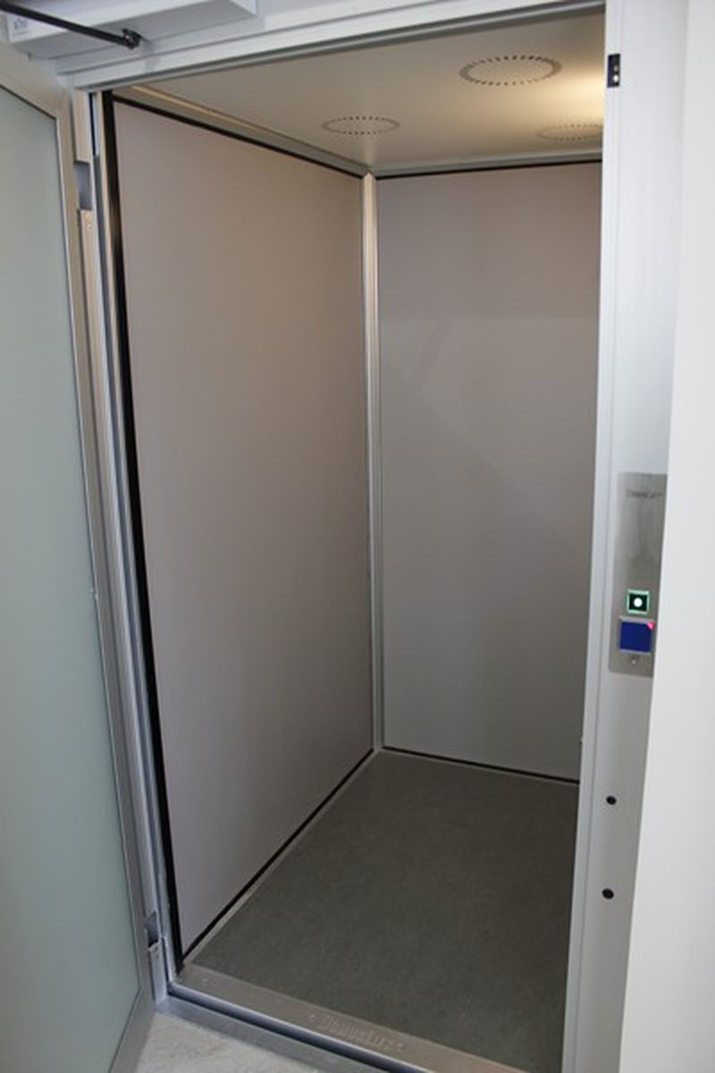 Monte charge pmr hydraulique dans le Val d'oise 95