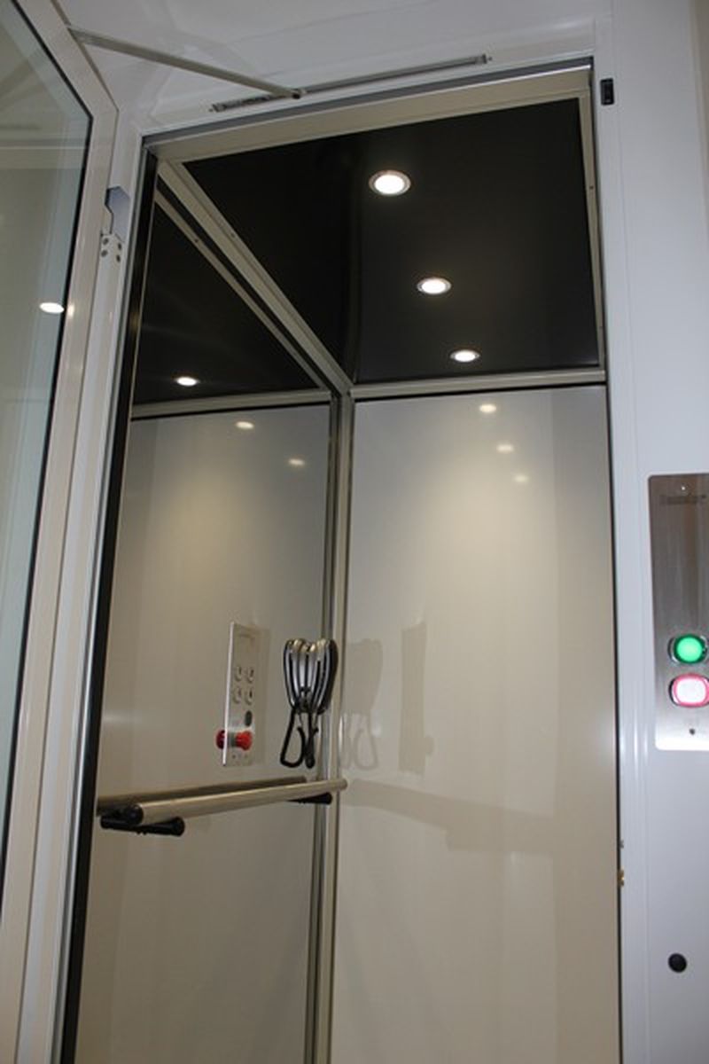 Ascenseur particulier en intérieur dans les environs de Paris 75