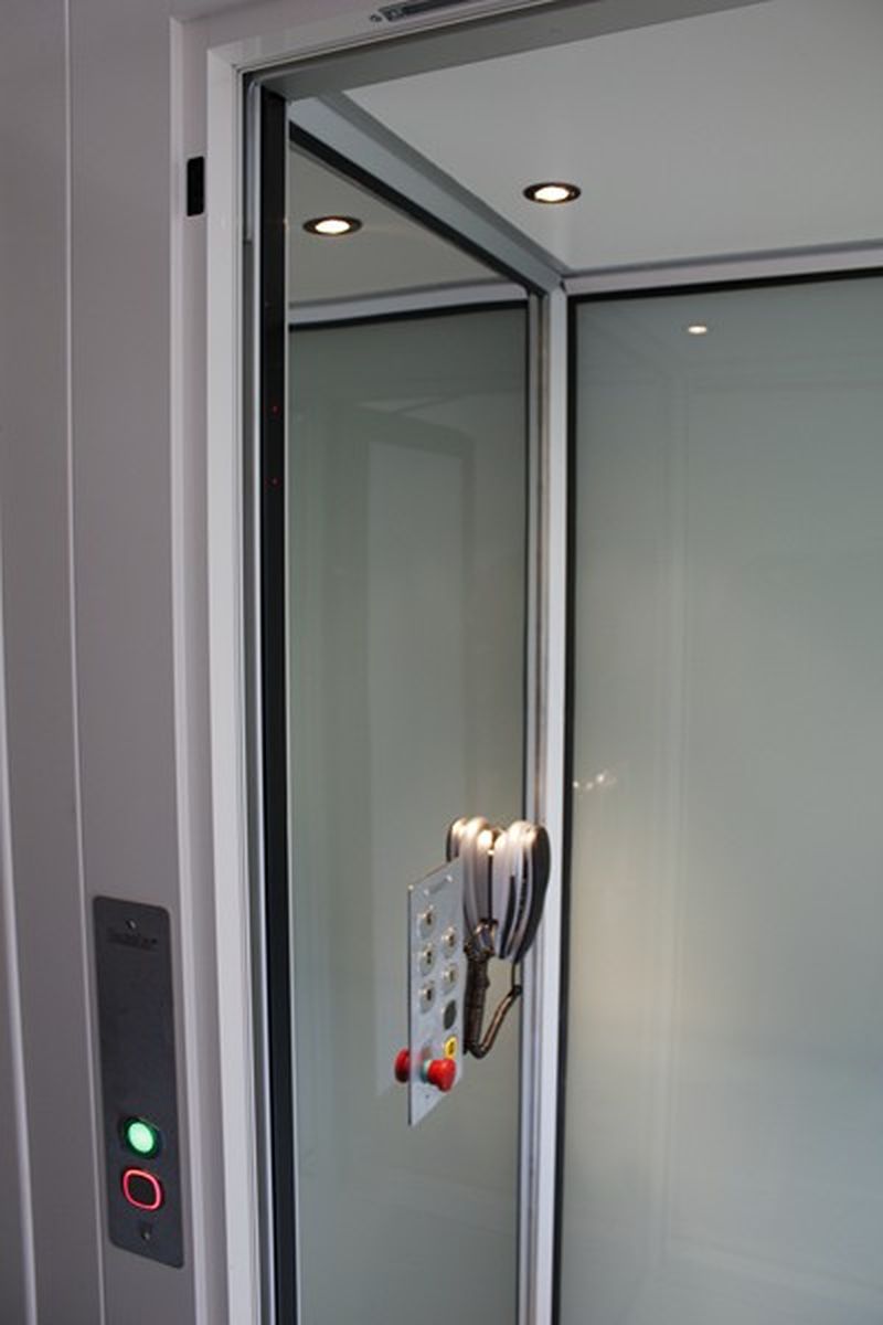 Mini élévateur en intérieur sur cinq niveaux en région parisienne