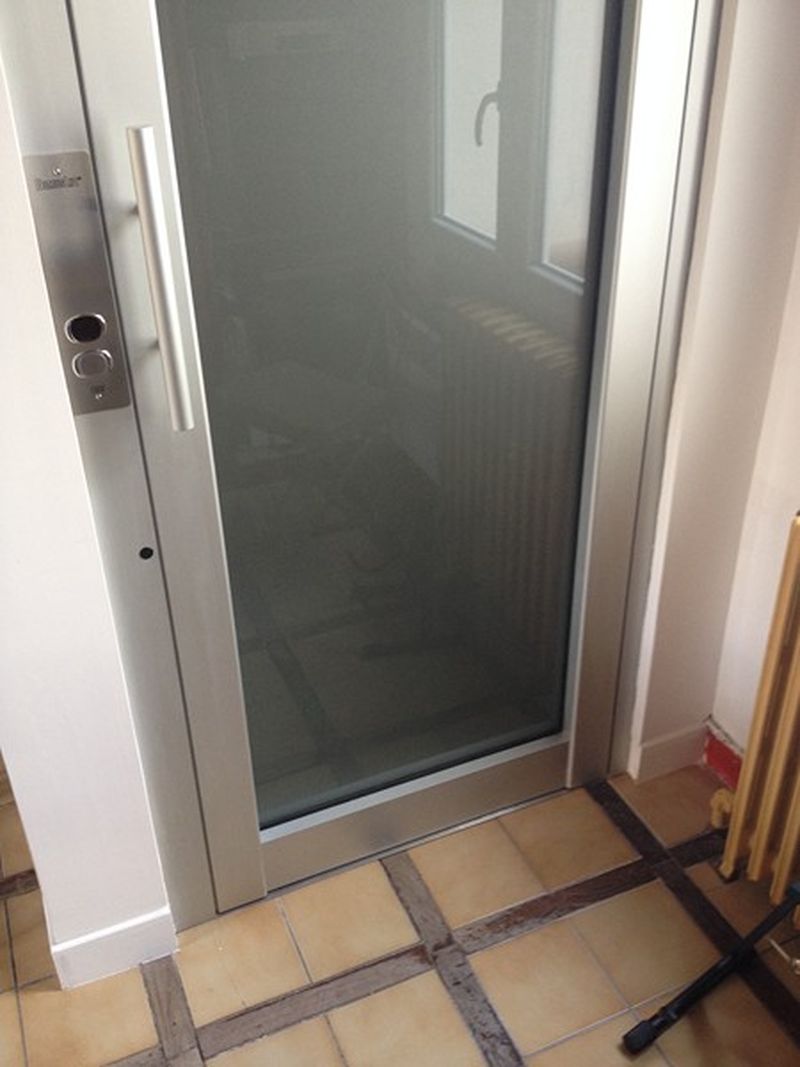 Installation d'un ascenseur élévateur de petite taille en Essonne 91