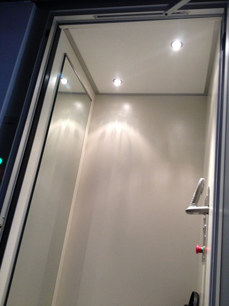 Ajuster un mini monte charge élévateur à côté de Massy 91