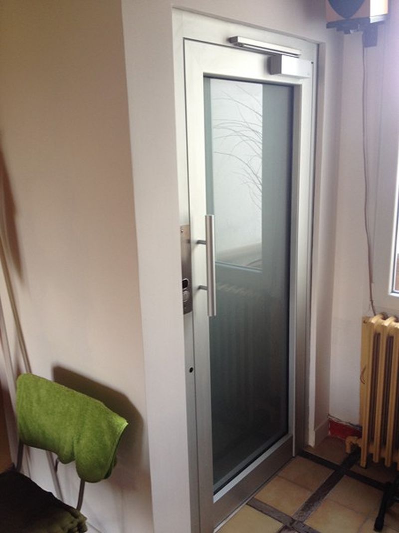 Pose d'un monte charge privatif de petites dimensions autour de Massy 91