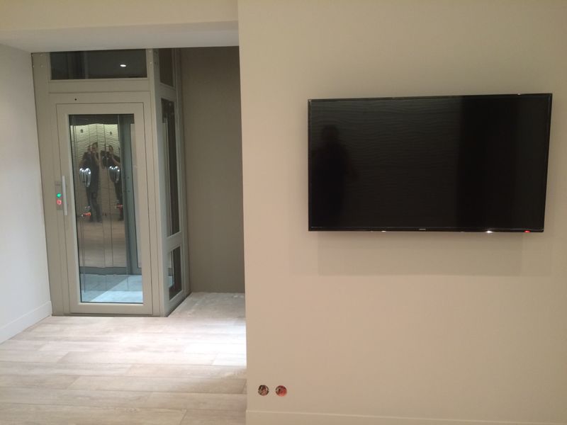 Pose d'un ascenseur de petite taille à Neuilly sur Seine