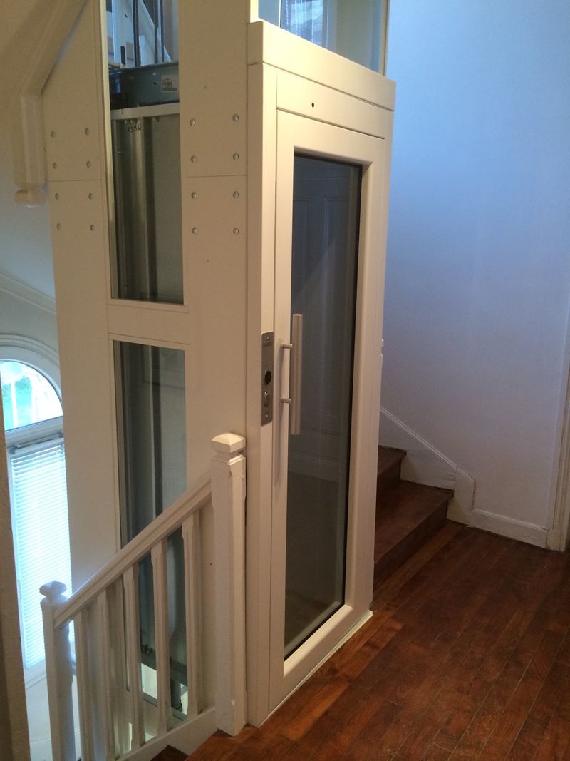 Fixer un ascenseur de petite taille à Rueil Malmaison