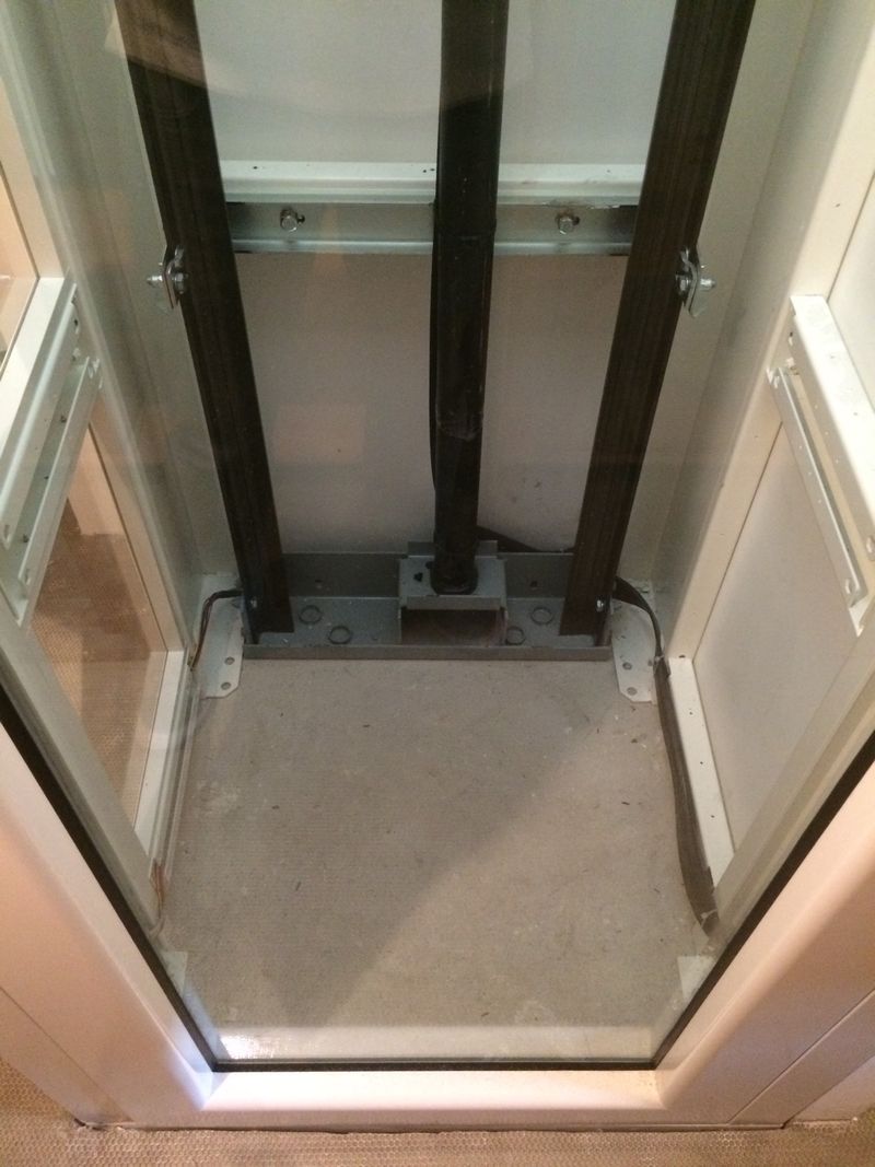 Ajustement d'un monte charge privatif à côté de Rueil Malmaison 92