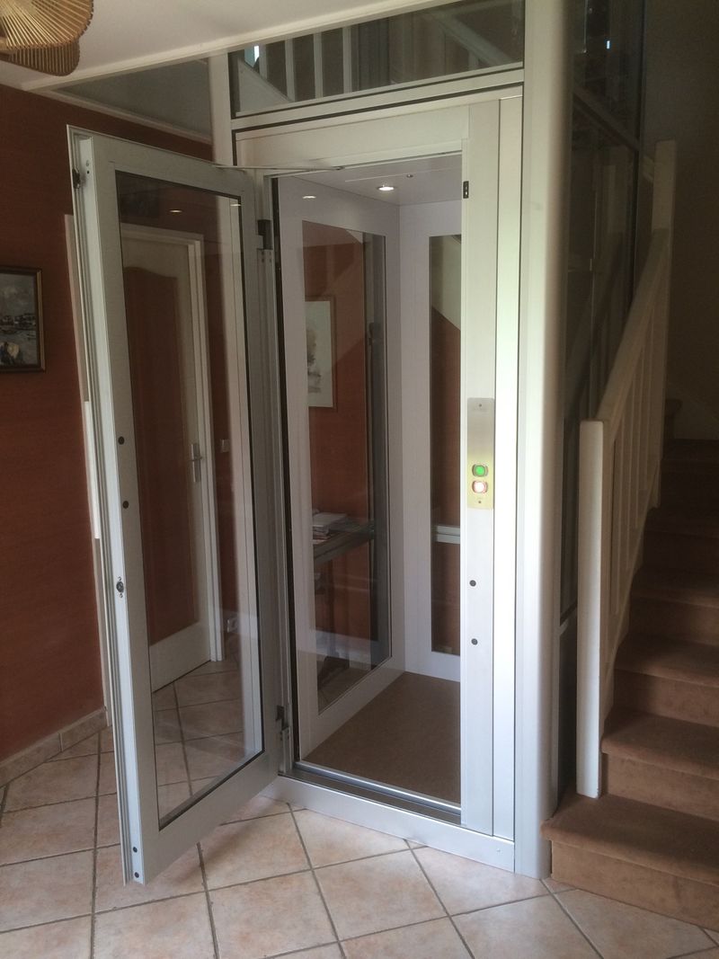 Distributeur ascenseur privé vitré dans les environs de Bures-sur-Yvette 91