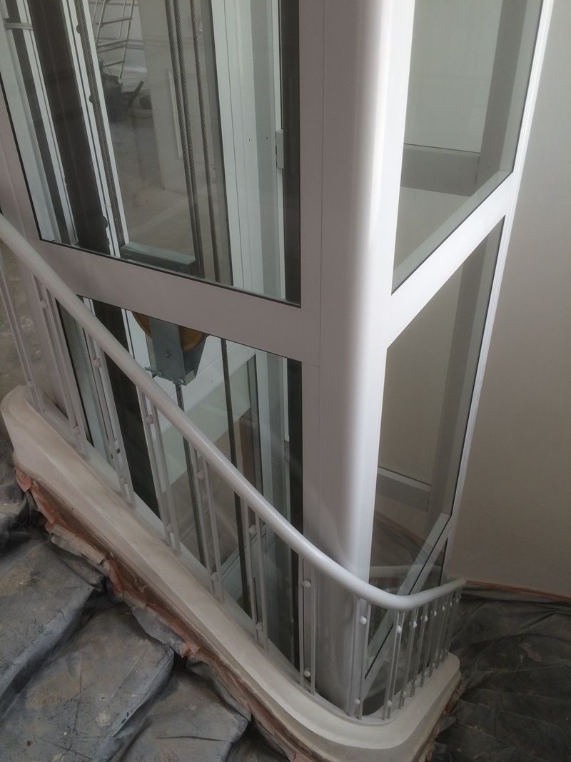 Ajuster un ascenseur pour particulier vers Nice 06