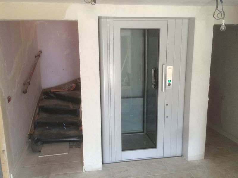 Implanter un élévateur privatif près de Nice 06