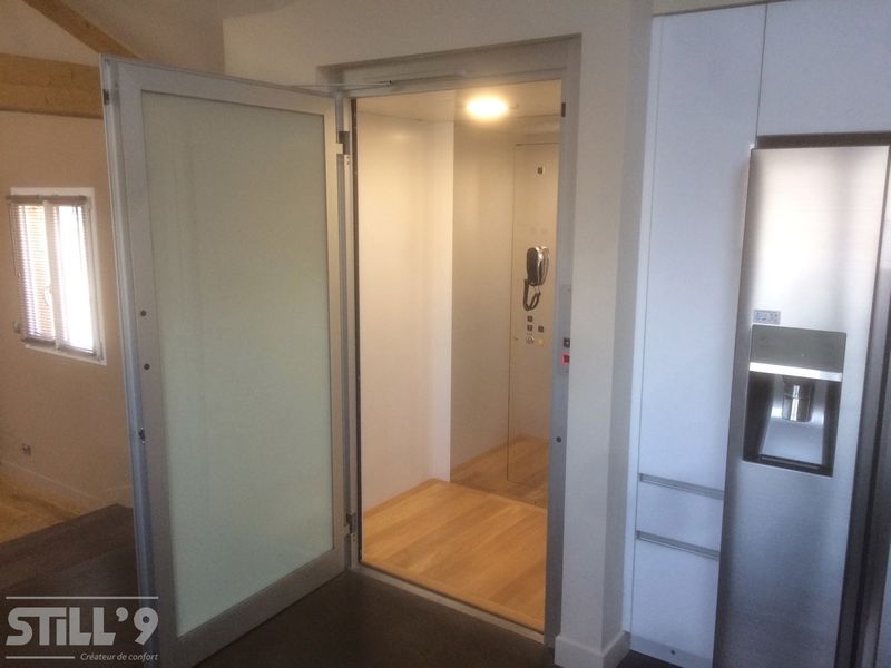 Montage d'un ascenseur pour personnes handicapées à proximité de Cergy 95