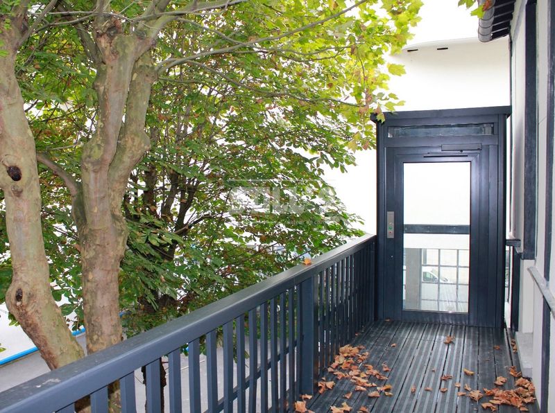 Mettre un élévateur dans une école à Paris 75