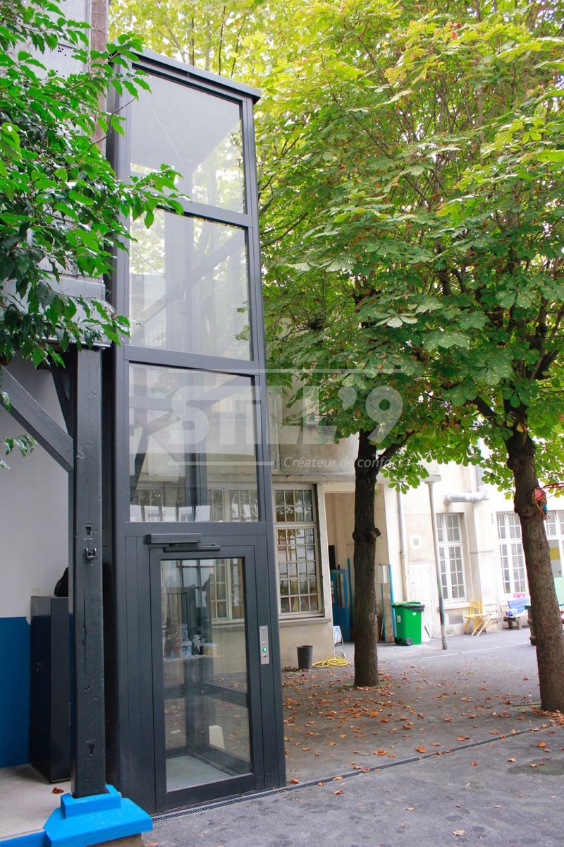 Fixer un élévateur pour personnes à mobilité réduite à proximité de Paris 75