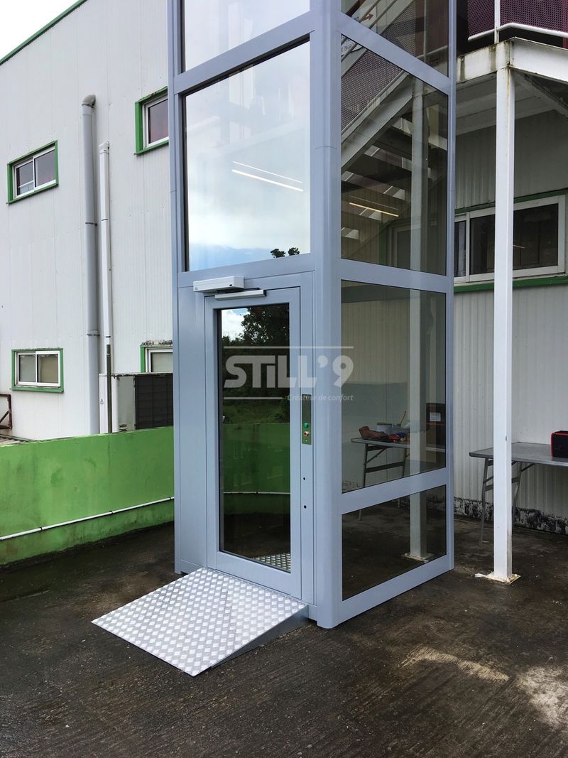 Installation ascenseur extérieur en Martinique