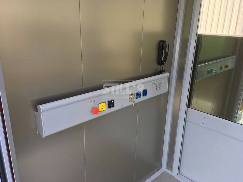 Equiper un bâtiment public d'un élévateur extérieur