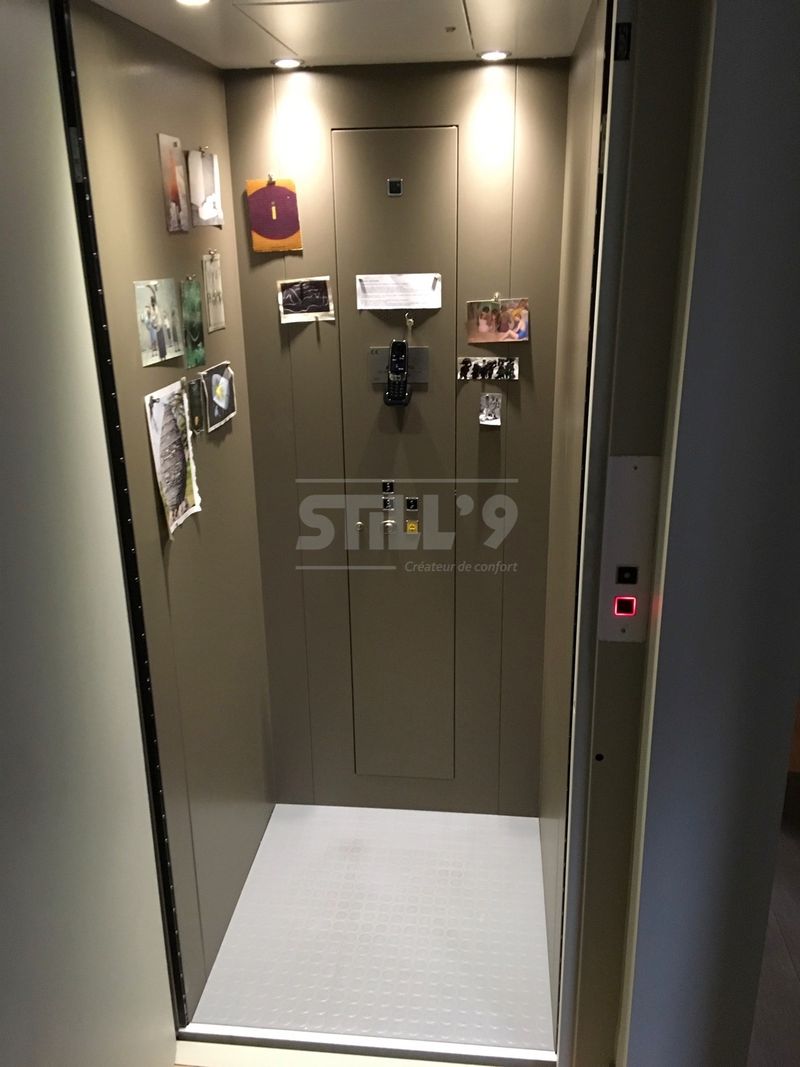 Montage d'un ascenseur intérieur à proximité de Paris 75
