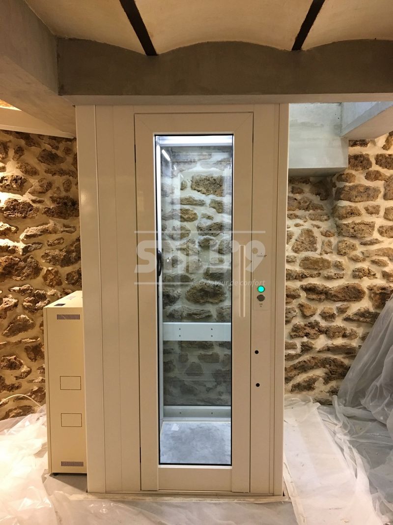 Création d'un élévateur intérieur en pylône proche de Vincennes 94