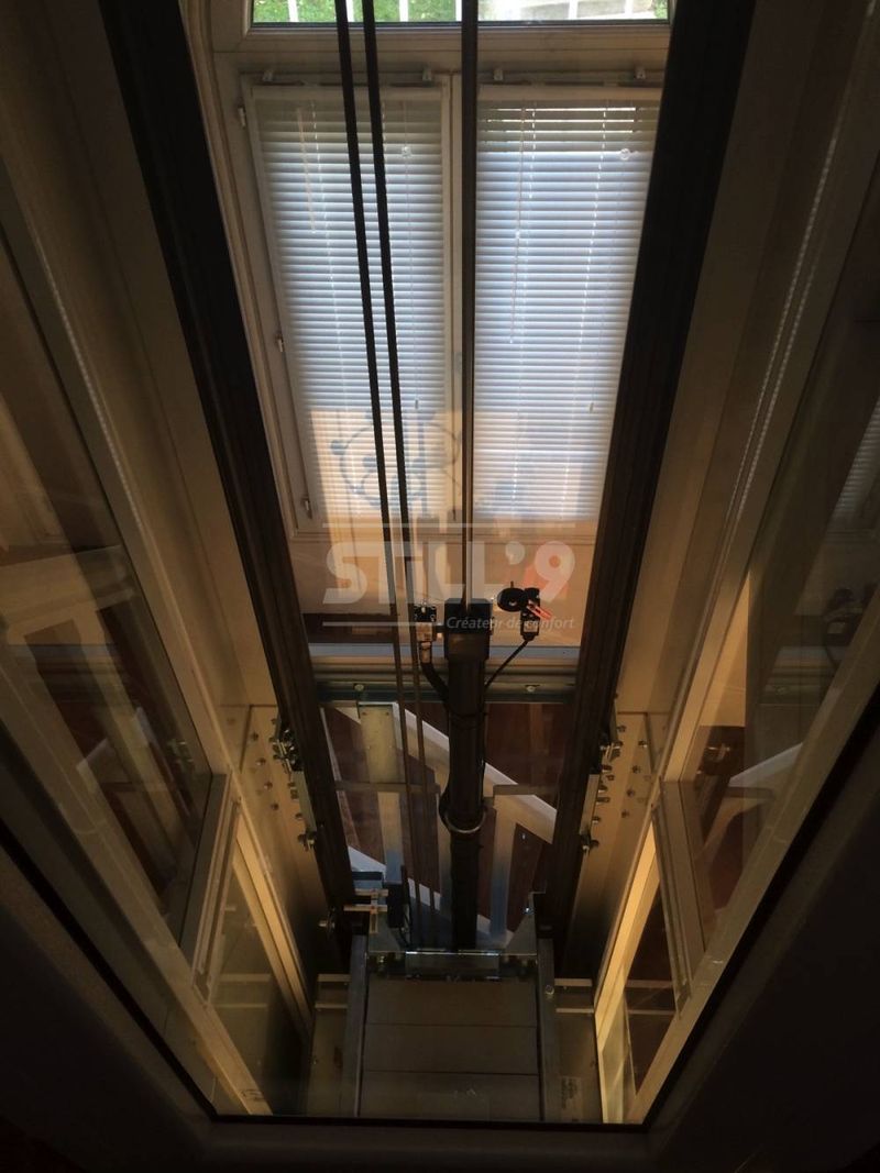 Faire installer un ascenseur privatif autoportant modèle XS dans les environs de Mennecy 91